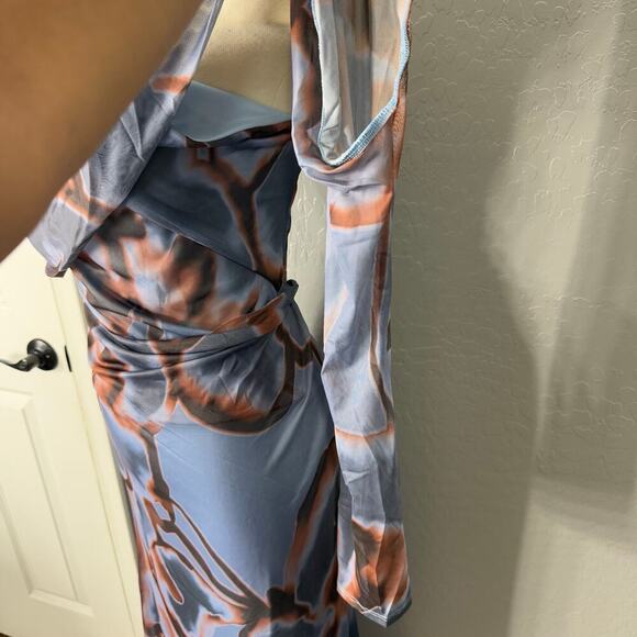 ASOS DESIGN midi dress with wrap around one shoulder in floral print, M - Picture 3 of 7